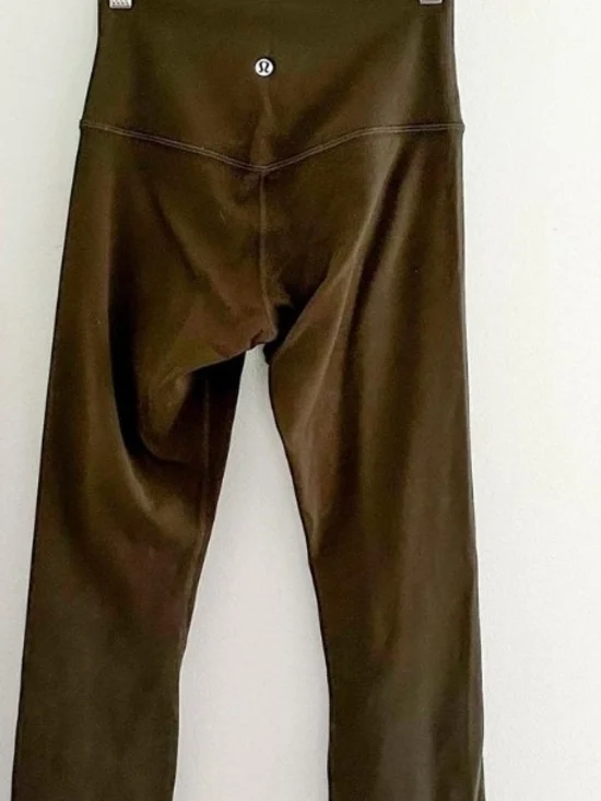 Lululemon Olive Green High-Rise Capri Leggings Size 4 NWOT - Picture 2 of 4